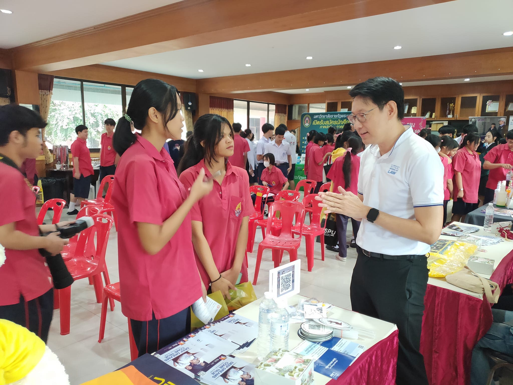 LAW UTCC Road Show โรงเรียนอุบลรัตนราชกัญญาราชวิทยาลัย